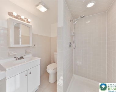 1130 Pembroke Road - Photo Thumbnail 6