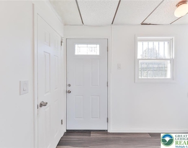 1130 Pembroke Road - Photo Thumbnail 5