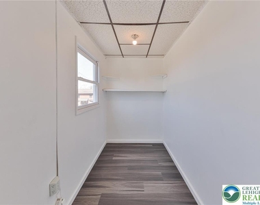 1130 Pembroke Road - Photo Thumbnail 7