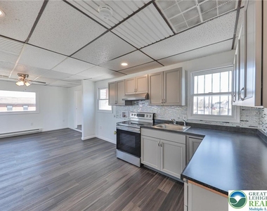 1130 Pembroke Road - Photo Thumbnail 2