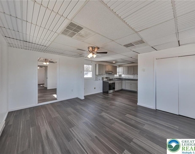 1130 Pembroke Road - Photo Thumbnail 16