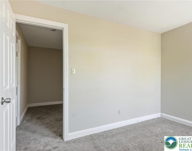 79 W Market Street - Photo Thumbnail 11
