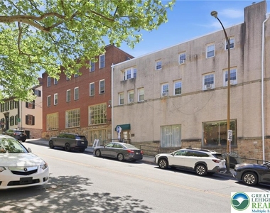79 W Market Street - Photo Thumbnail 1