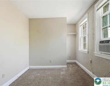 79 W Market Street - Photo Thumbnail 10