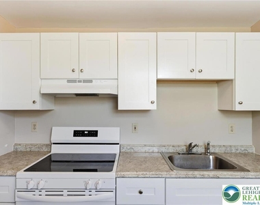 79 W Market Street - Photo Thumbnail 16