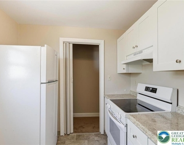 79 W Market Street - Photo Thumbnail 18