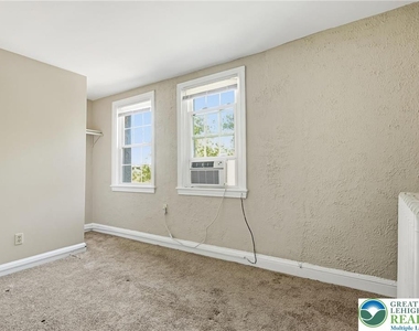 79 W Market Street - Photo Thumbnail 9