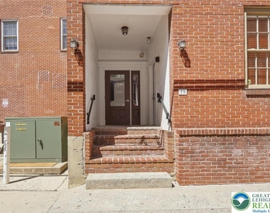 79 W Market Street - Photo Thumbnail 2