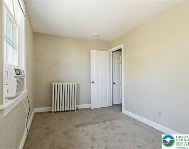 79 W Market Street - Photo Thumbnail 12