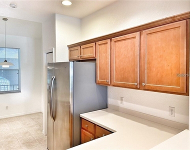 915 Fairwaycove Lane - Photo Thumbnail 4