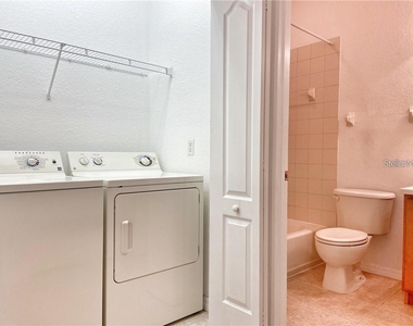 915 Fairwaycove Lane - Photo Thumbnail 20