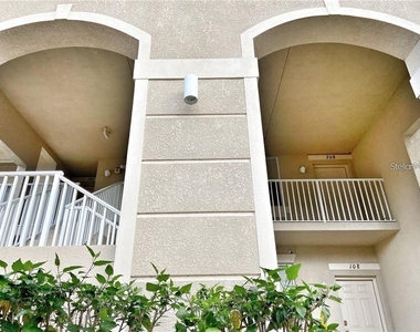 915 Fairwaycove Lane - Photo Thumbnail 1