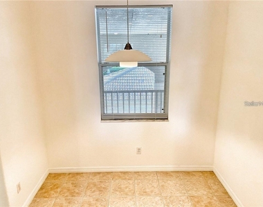 915 Fairwaycove Lane - Photo Thumbnail 6
