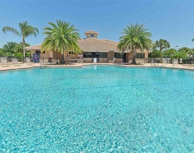 915 Fairwaycove Lane - Photo Thumbnail 28