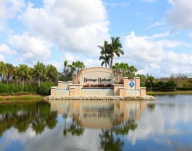 915 Fairwaycove Lane - Photo Thumbnail 37