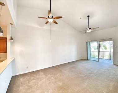 915 Fairwaycove Lane - Photo Thumbnail 9