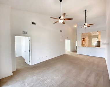 915 Fairwaycove Lane - Photo Thumbnail 11