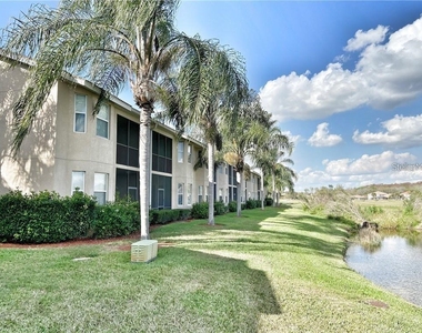 915 Fairwaycove Lane - Photo Thumbnail 25