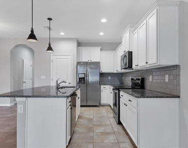 8657 Palmer Park Circle - Photo Thumbnail 13