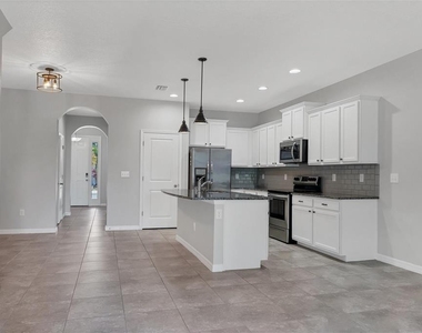 8657 Palmer Park Circle - Photo Thumbnail 12