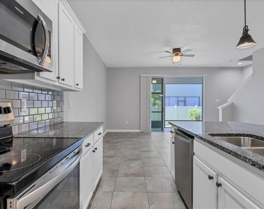 8657 Palmer Park Circle - Photo Thumbnail 18