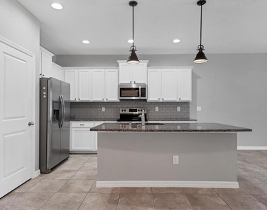 8657 Palmer Park Circle - Photo Thumbnail 16