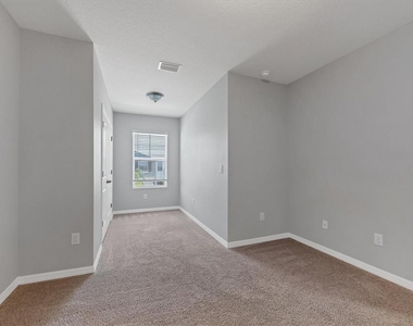 8657 Palmer Park Circle - Photo Thumbnail 32