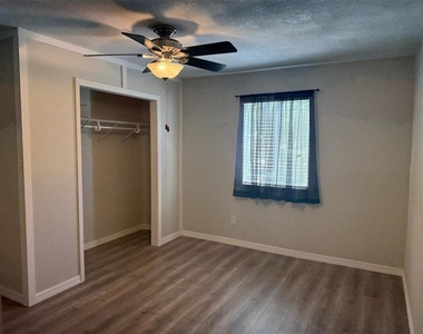 6519 W Newberry Road - Photo Thumbnail 10