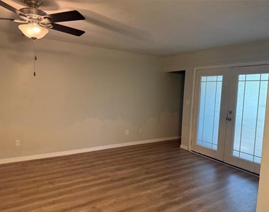 6519 W Newberry Road - Photo Thumbnail 5