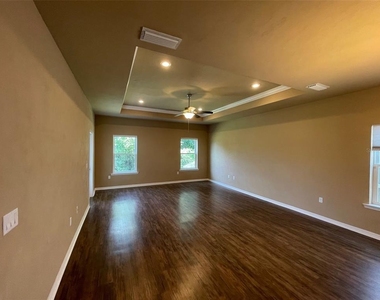 7879 Sw 80th Drive - Photo Thumbnail 4