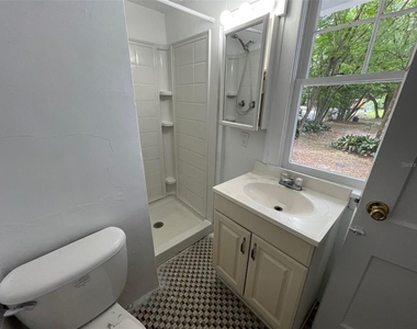 2635 W University Avenue - Photo Thumbnail 11