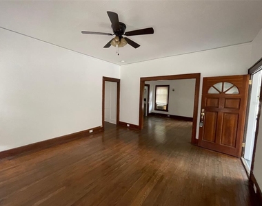 2635 W University Avenue - Photo Thumbnail 3