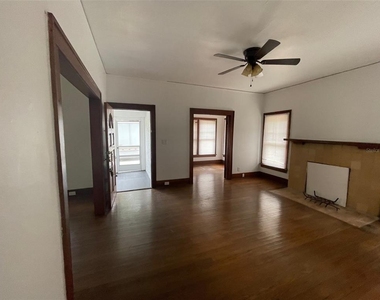 2635 W University Avenue - Photo Thumbnail 8