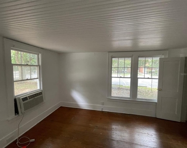 2635 W University Avenue - Photo Thumbnail 10