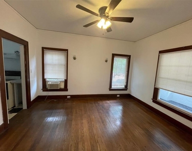 2635 W University Avenue - Photo Thumbnail 4