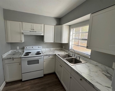 7130 Sw 45th Place - Photo Thumbnail 2