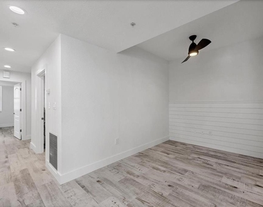 9203 Griggs Road - Photo Thumbnail 10