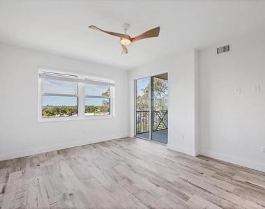 9203 Griggs Road - Photo Thumbnail 12