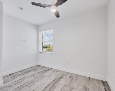 9203 Griggs Road - Photo Thumbnail 16