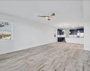 9203 Griggs Road - Photo Thumbnail 3