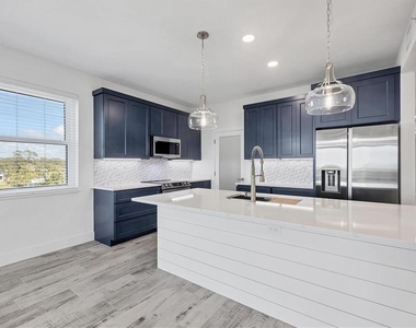 9203 Griggs Road - Photo Thumbnail 4