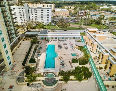 800 N Tamiami Trail - Photo Thumbnail 3