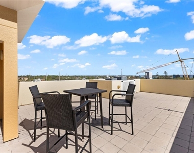 800 N Tamiami Trail - Photo Thumbnail 36