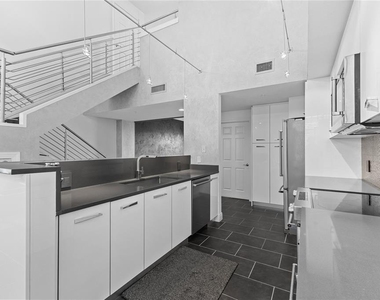 800 N Tamiami Trail - Photo Thumbnail 13