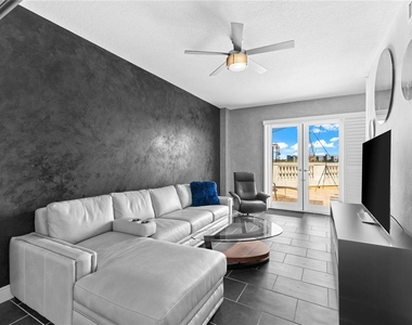 800 N Tamiami Trail - Photo Thumbnail 14