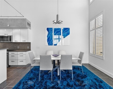 800 N Tamiami Trail - Photo Thumbnail 10