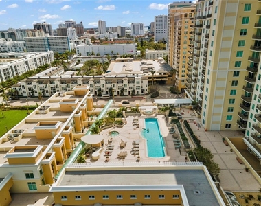 800 N Tamiami Trail - Photo Thumbnail 41