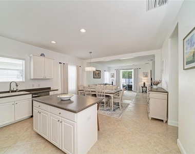 4650 Woodbrook Drive - Photo Thumbnail 8