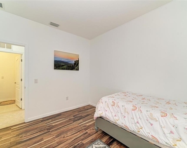 4650 Woodbrook Drive - Photo Thumbnail 32