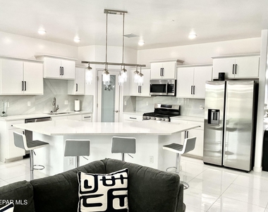 8919 Eclipse Street - Photo Thumbnail 14
